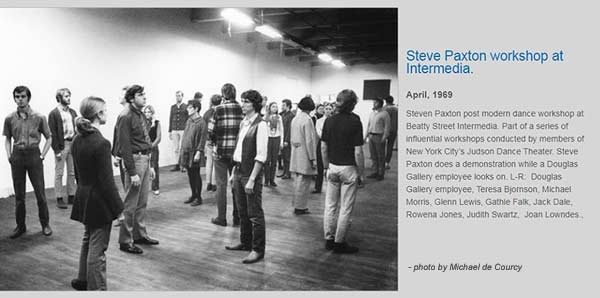 Paxton workshop at Intermedia 1969 with students, later performance artists posing as per instructions