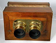 click/enlarge - Daguerre wet-plate stereo camera - collection of Gary Cullen